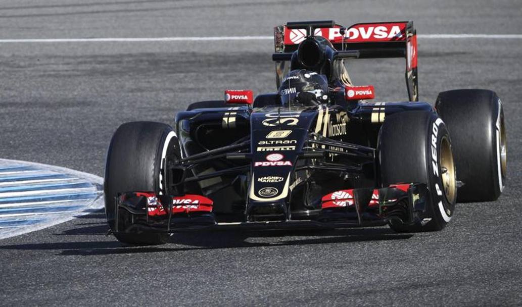 Grosjean sulla Lotus- Mercedes. Epa